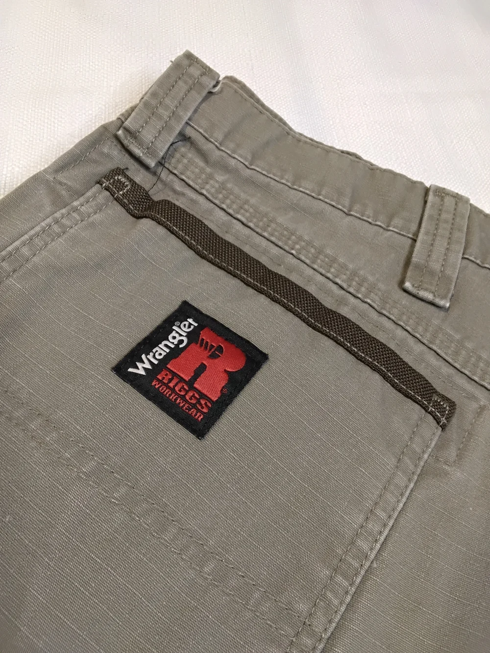 Wrangler Riggs Workwear Men's Cargo Pants in Olive-Taupe Sz 40x32.